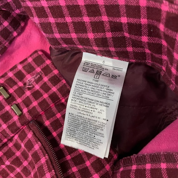 Burgundy & pink checkered pants in size 6 - Picture 3 of 4